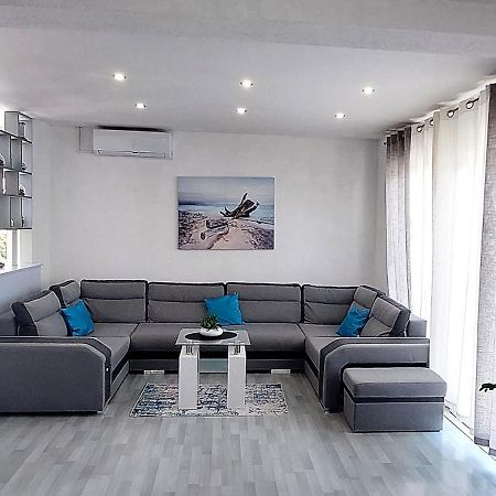 Luna Apartments Baška Voda Extérieur photo
