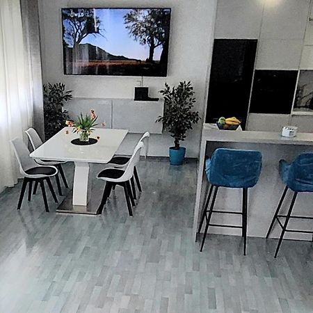 Luna Apartments Baška Voda Extérieur photo